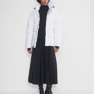 Women's White Puffer Jacket Aritzia